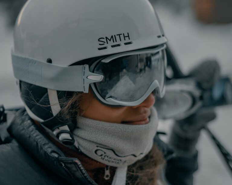 Snowboard Helmet: 9 of the Best For Men, Women & Kids in 2024