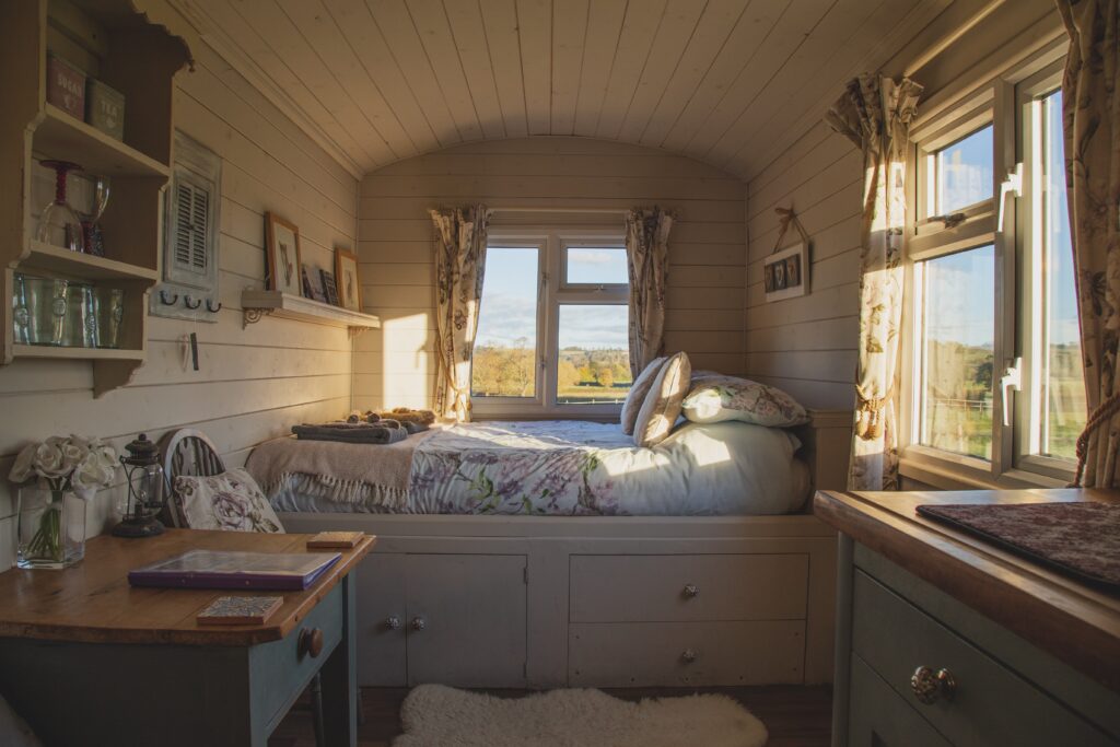 A peaceful glamping retreat. Photo by Devin Kleu on Unsplash