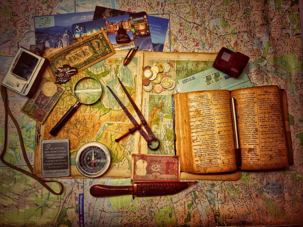 A scavenger hunt kit. Autumn scavenger hunt. Photo by Suhash Villuri on Unsplash